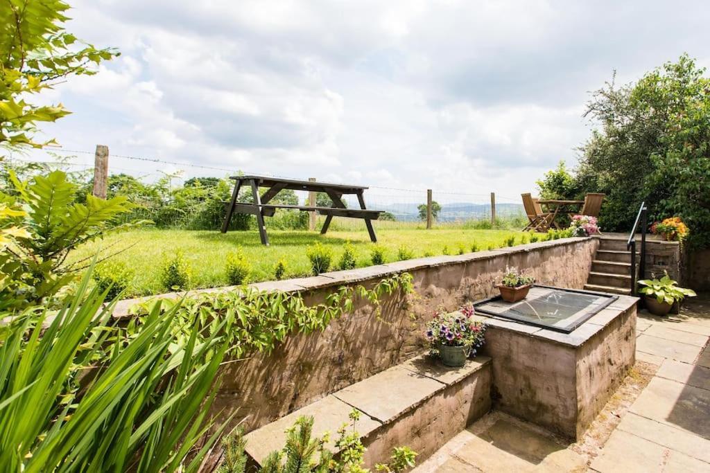 Perfect Cottage Retreat Near The Brecon Beacons Llanwrda Eksteriør billede